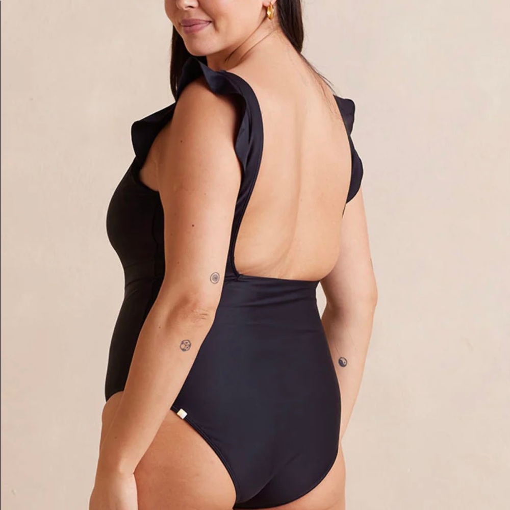 (3 one piece,2 bikini set) Summersalt swimsuit. Worn once. Perfect condition